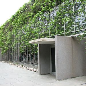 Childrens Zoo - Building Exterior