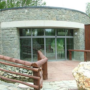 New Bear and Langur exhibit at Ostrava, 29/05/10