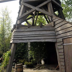 Snowy-owl-enclosure at Hannovers Yukon Bay.