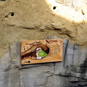 Bee-eater-sign at Hagenbeck