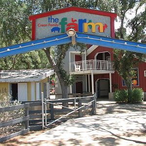 Family Farm - Entry Arch