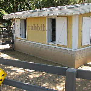 Family Farm - Rabbit Shed and Pen