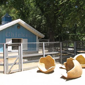 Family Farm - Chicken Shed and Pen