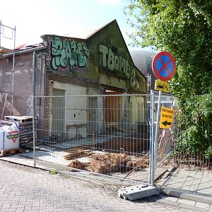 Monumental Bird House Artis August 2010