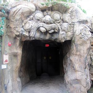 Aviary exit to the Noturnal House