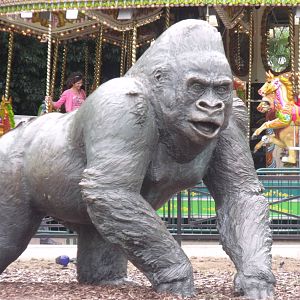 Guy Statue in Barclay court