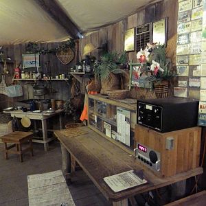 RainForest Building - Scientist's Hut