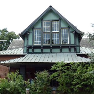 Treehouse - Member's Only Building