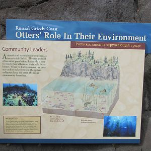 Minnesota Zoo 2010 - Signage example in Grizzly Coast