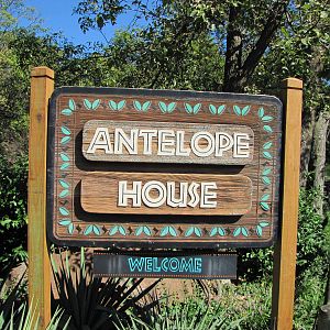 Saint Louis Zoo 2010 - Antelope House signage