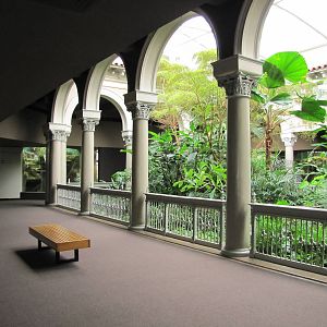 Saint Louis Zoo 2010 - General view inside the Historic Primate House