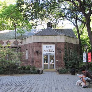 Central Park Zoo 2010 - Zoo School building