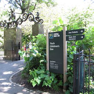 Central Park Zoo 2010 - Entrance to Tisch Childrens Zoo