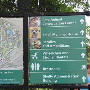 Philadelphia Zoo 2010 - Signage example