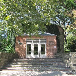 Philadelphia Zoo 2010 - Second entrance of Small Mammal House