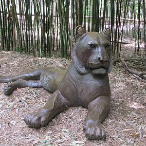 Oklahoma City Zoo 2010 - Tiger statue in Cat Forest