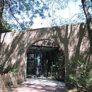 Bronx Zoo 2010 - Entrance to Carter Giraffe House