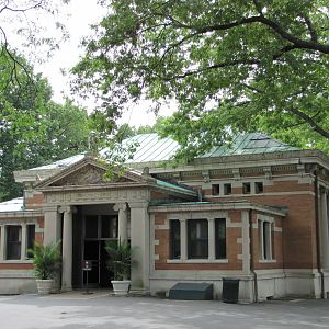 Bronx Zoo 2010 - Monkey House on historic Astor Court