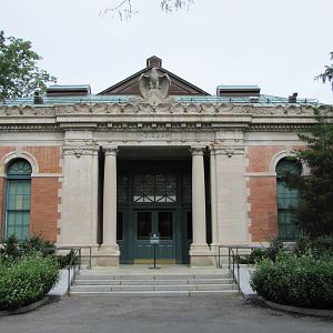 Bronx Zoo 2010 - First entrance of former Bird House on historic Astor Cour