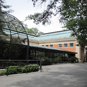 Bronx Zoo 2010 - Aviaries by former Bird House on historic Astor Court