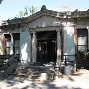 Bronx Zoo 2010 - Front of Reptile House