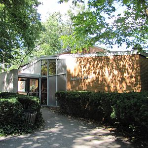 Bronx Zoo 2010 - Front of Aquatic Birds building