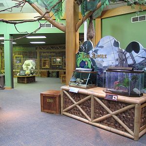 Henry Doorly Zoo 2010 - General view inside Wild Kingdom Pavilion