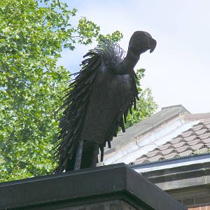 Vulture statue at Birmingham Nature Centre, 30 August 2010