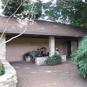 Gladys Porter Zoo 2010 - Front of the Herpetarium