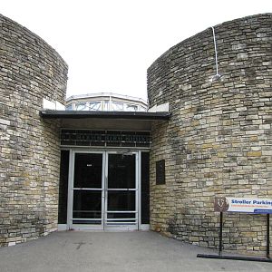 San Antonio Zoo 2010 - Front of the Hixon Bird House