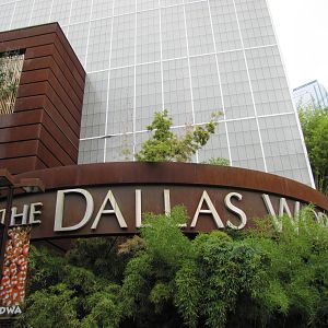Dallas World Aquarium 2010 - Front side facing Downtown Dallas