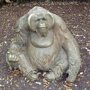 World Of Primates - Orangutan Statue