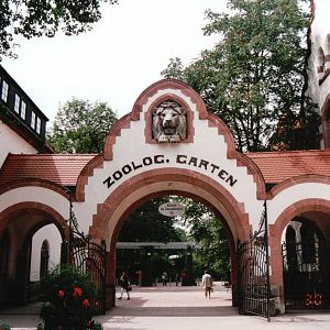 Leipzig Zoo 2002 - Main gate