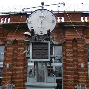 Hunkin Clock outside the Blackburn Pavilion in full swing at London Zoo, 15