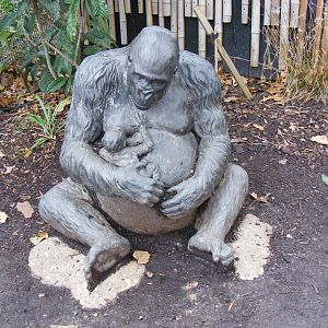 Gorilla statue at London Zoo, 15 January 2011
