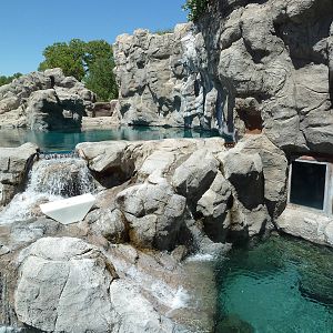 Inukshuk Bay - Polar Bear Exhibit