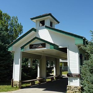 Zoo Montana - Farmyard Area Entrance