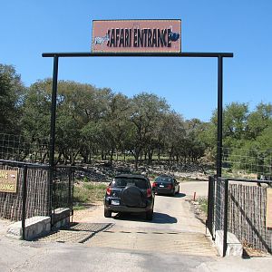 Natural Bridge Wildlife Ranch - Tatonka Range - Entrance