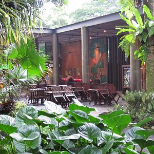 Singapore Zoo entrance plaza