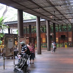 Singapore Zoo entrance plaza