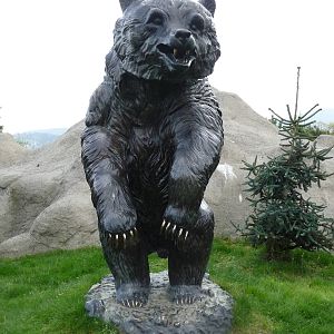 Grizzly Bear Statue