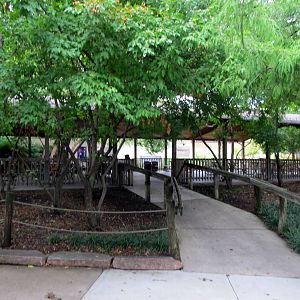 Topeka Zoo 2011 - Path