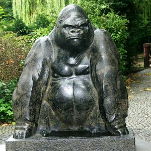 Statue of gorilla (Bobby); Berlin Zoo; 8th September 2011