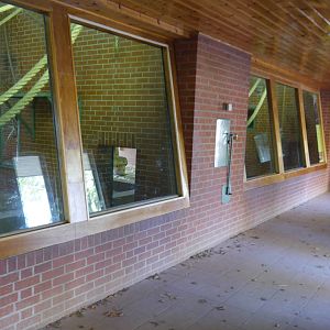 Gorilla house - viewing area.