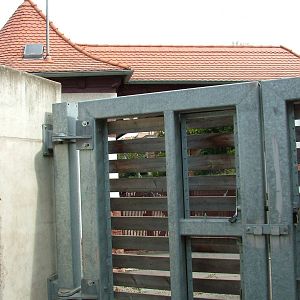 Access Gates at Halle, 04/09/11