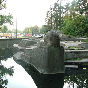 Roadside Brown Bear enclosure at Warsaw Zoo Sept 2008