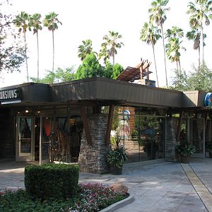 Bird Gardens - Xcursions Shop - Exterior