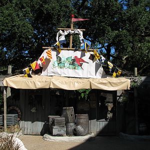 Lory Landing - Entrance Exterior