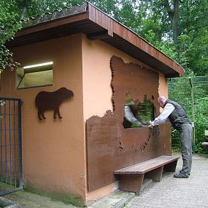 Tapir/Capybara House at Darmstadt, 30/08/10