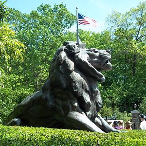 Entery Lion Statue